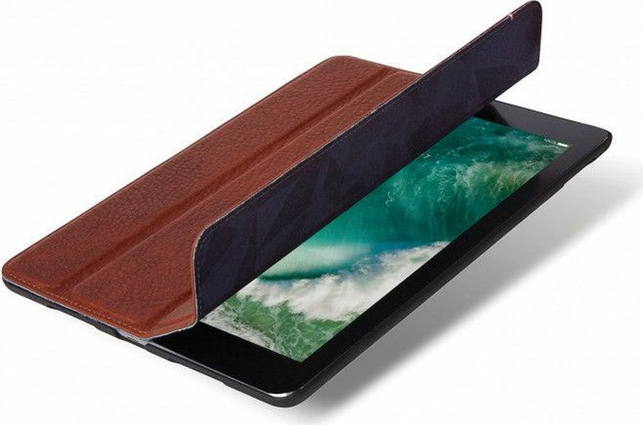 Decoded Leder Slim Cover für iPad (2017 und 2018), braun