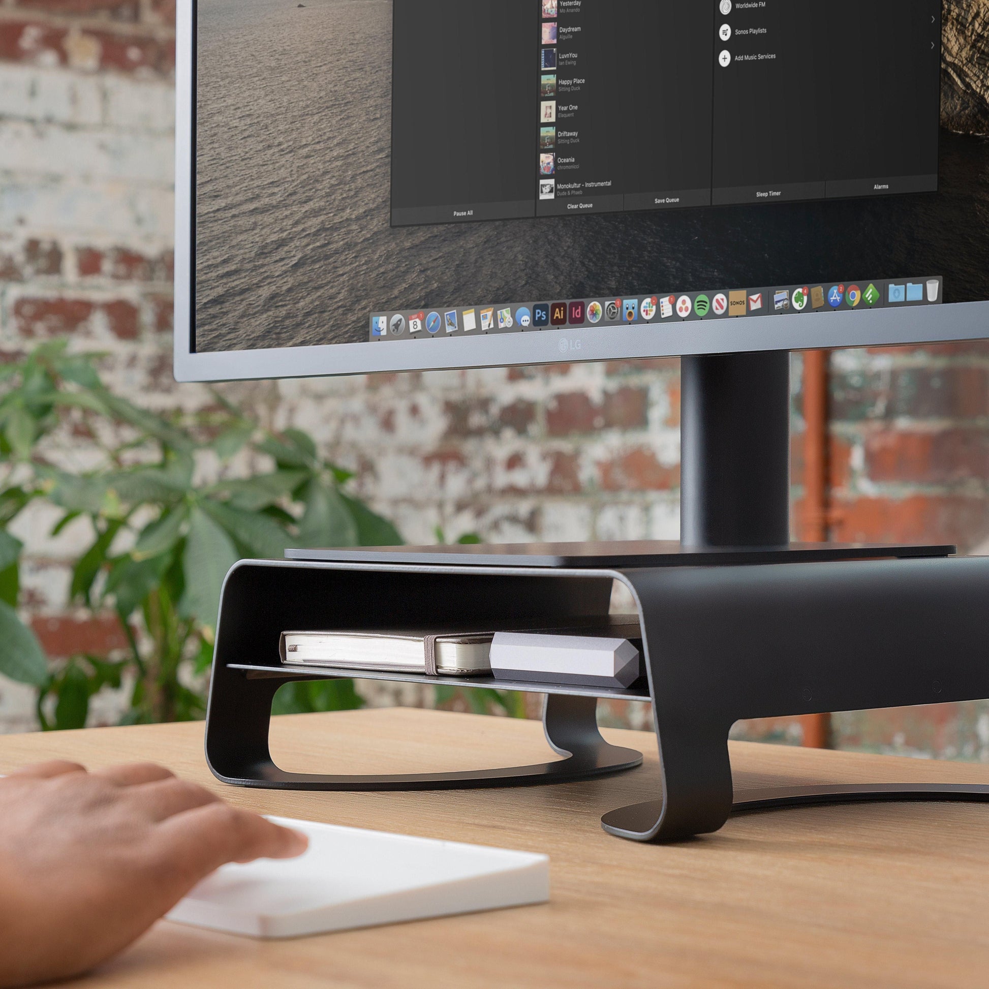 Twelve South Curve Riser - Metall Monitorstaender fuer iMac & Displays, Weiss – Detail